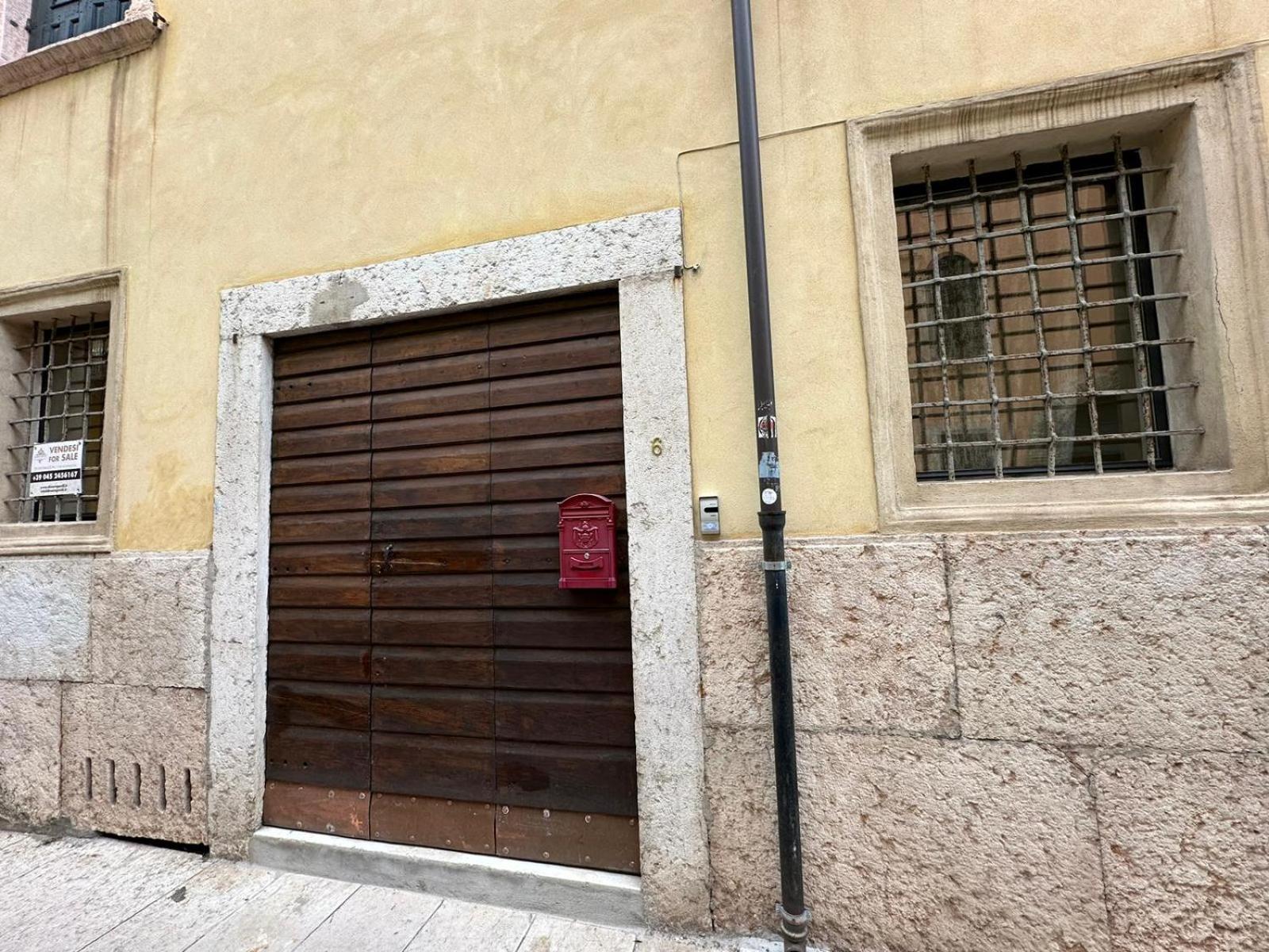 Al Campanile Appartement Verona Buitenkant foto